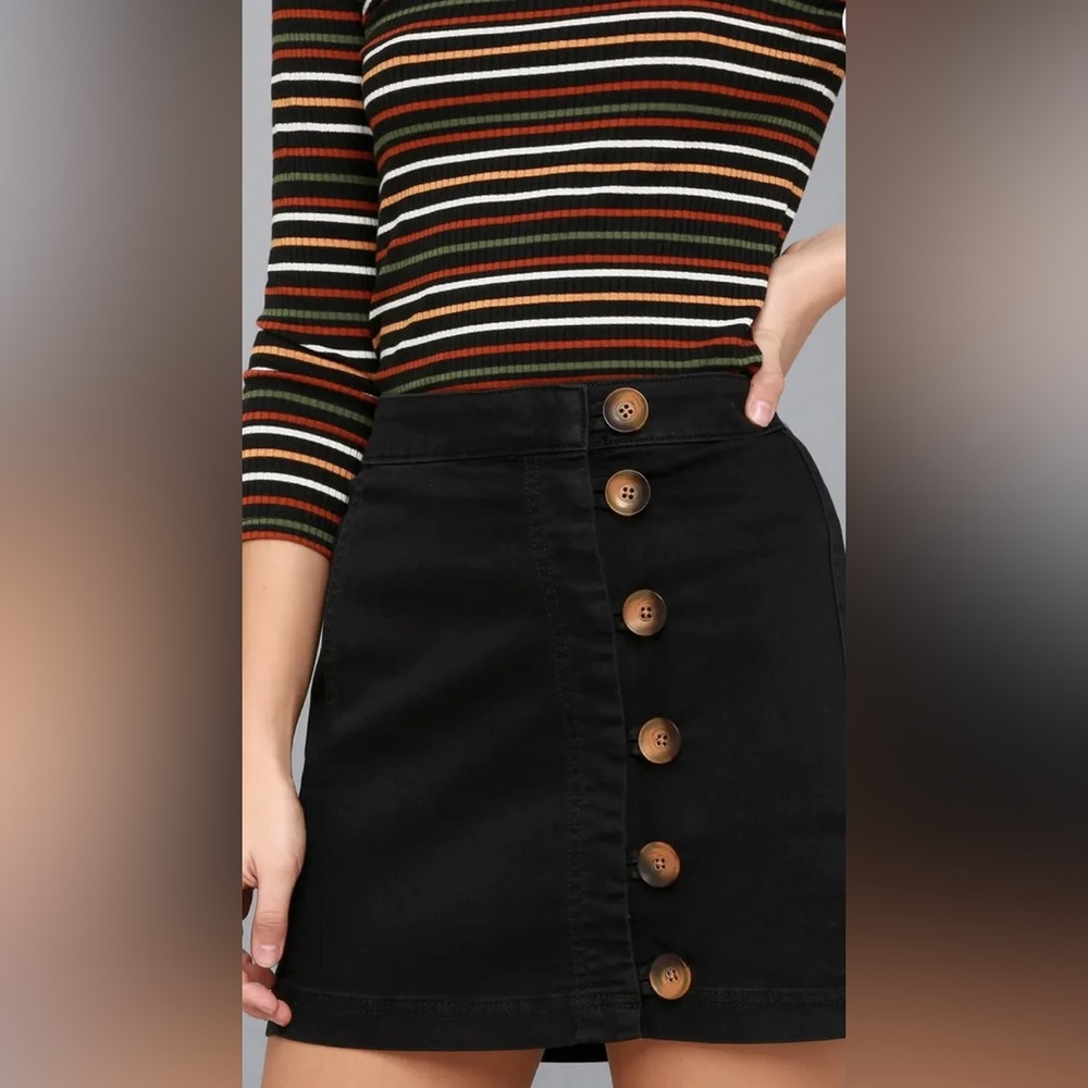 *EUC* Free People / Little Daisies Button Front Denim Mini Skirt / Black / 10 - Picture 1 of 12
